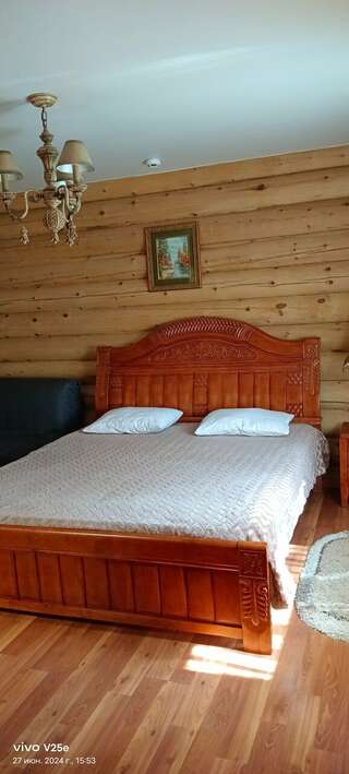 Гостевой дом Усадьба Кругловых Чепош Двухместный номер с 1 кроватью и собственной ванной комнатой-2